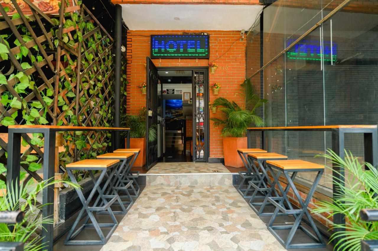 Hotel Lleras Premium #1 Medellin Exterior photo